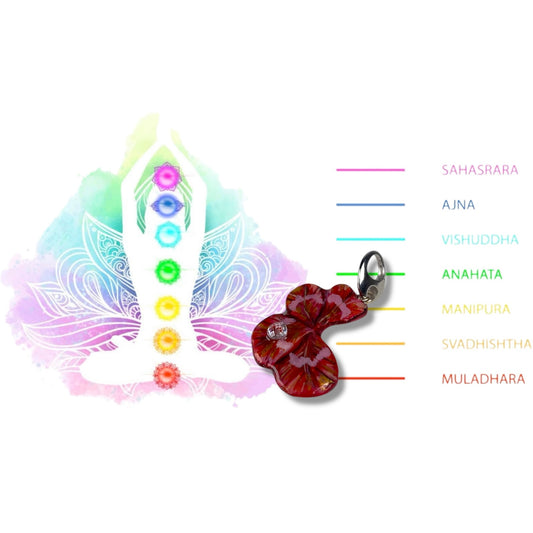 Chakra Muladhara, charm con gancio in argento, quadrifoglio dipinto rosso con zircone.