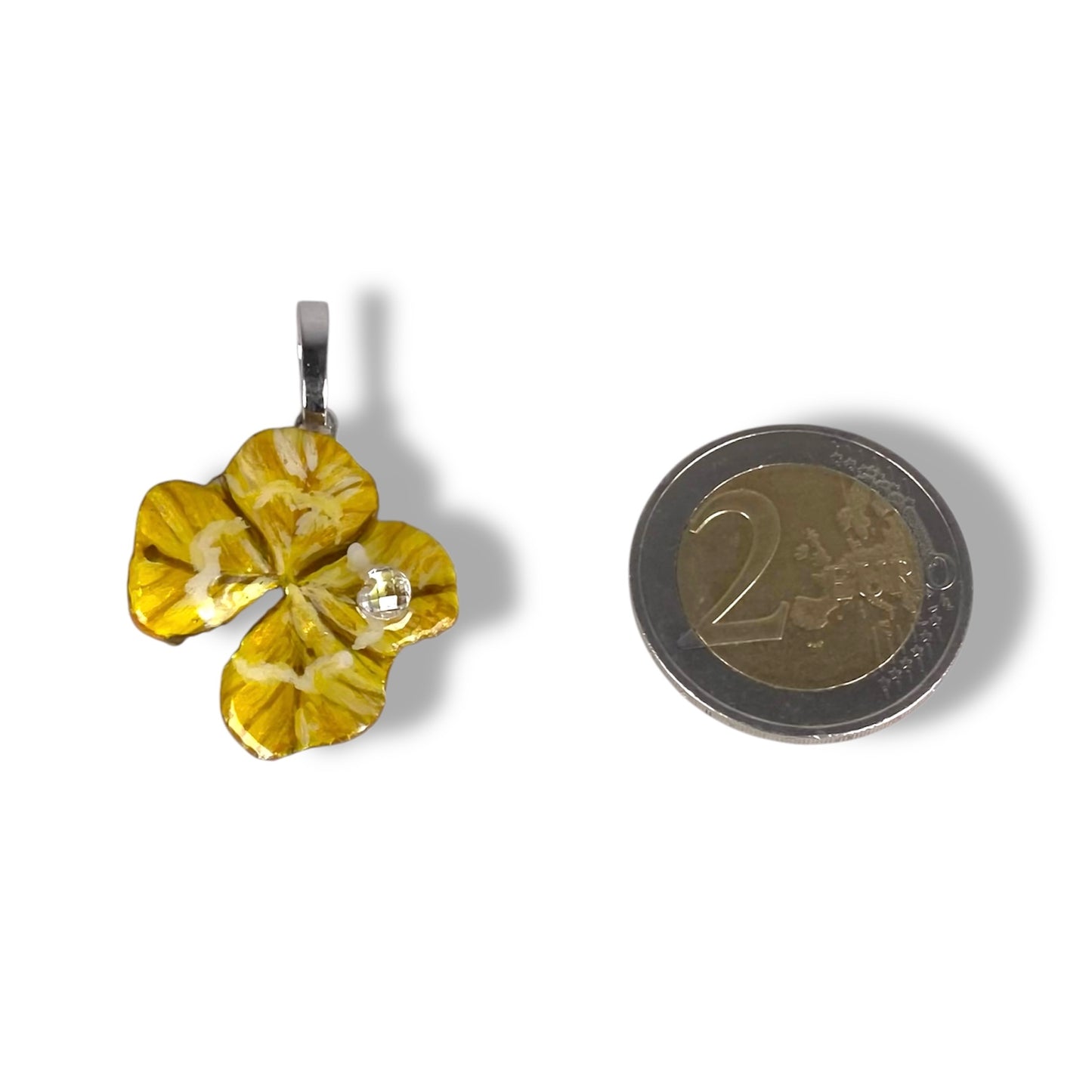 Chakra Manipura, ciondolo, vero quadrifoglio, dipinto di giallo e oro, con zircone brillante.