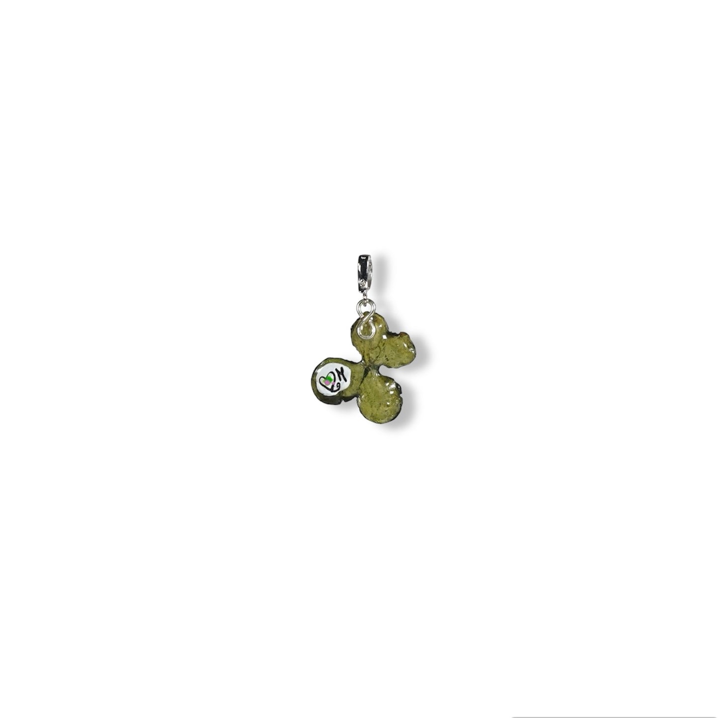 Manaluvia, "Charm quadrifoglio portafortuna” vero, dipinto e resinato, gancio in argento 925 N.05A