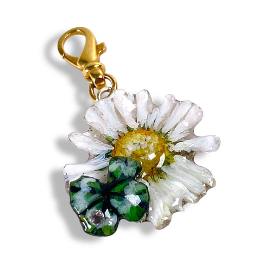 Ciondolo con vera Margherita in resina dipinta a mano