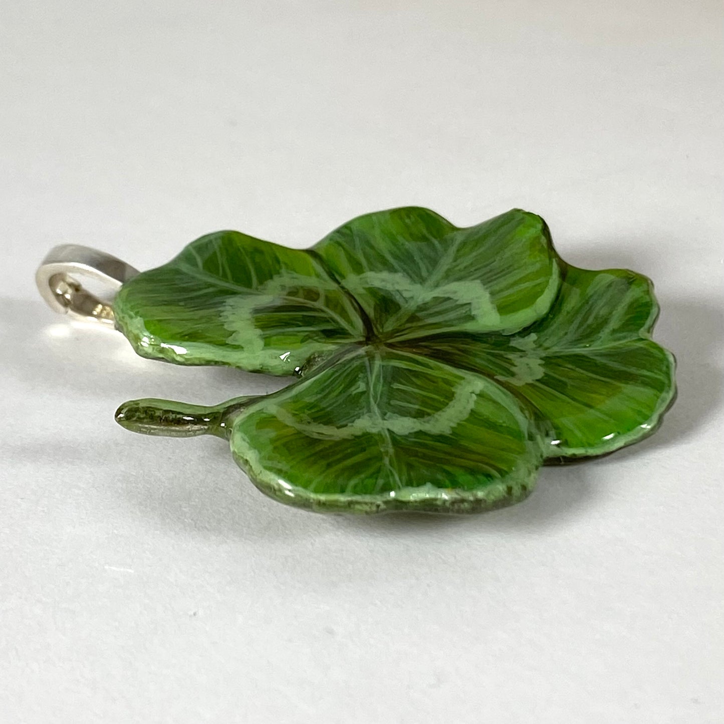 Quadrifoglio portafortuna, vero, grande, con gancio in argento. N05B