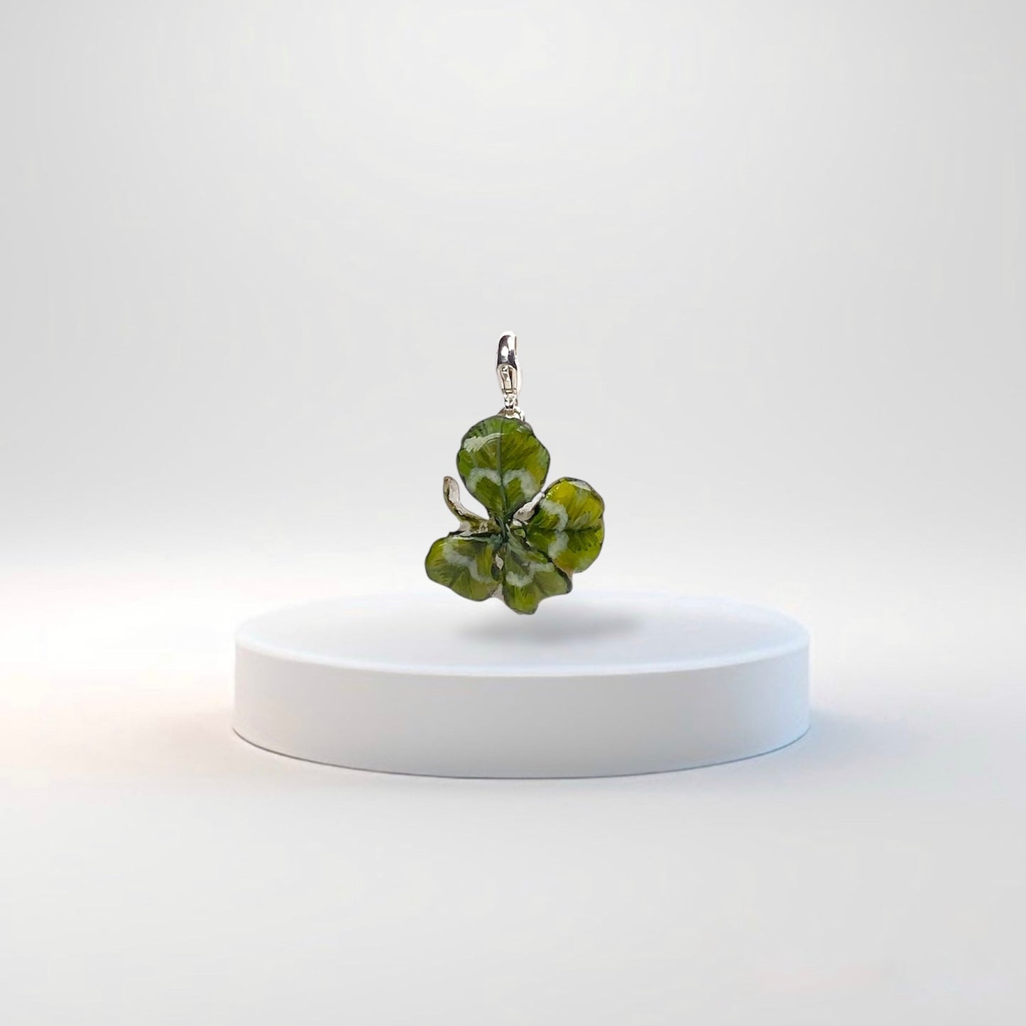 Pendente con quadrifoglio portafortuna e gancio in argento N.15
