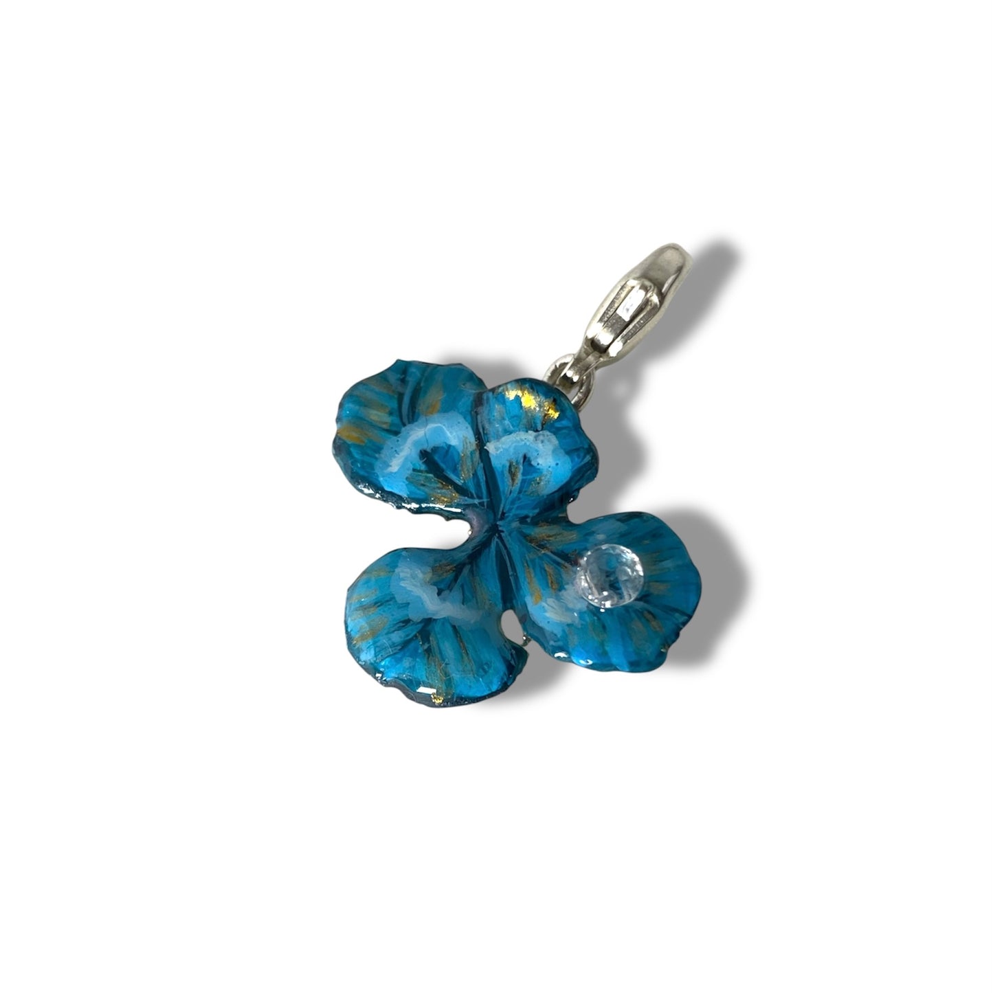 Chakra Vishuddha, ciondolo vero quadrifoglio, dipinto in azzurro e con zircone