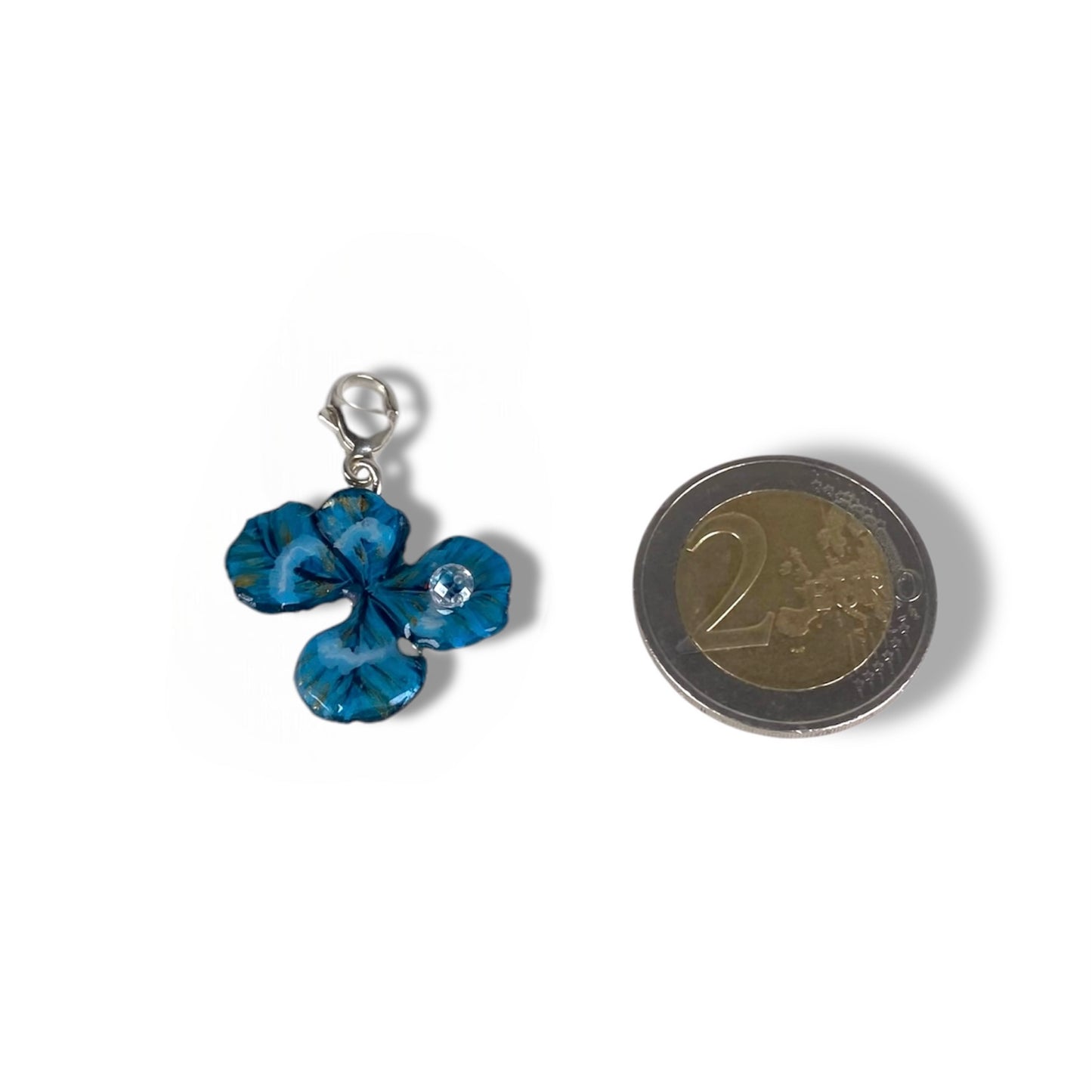 Chakra Vishuddha, ciondolo vero quadrifoglio, dipinto in azzurro e con zircone
