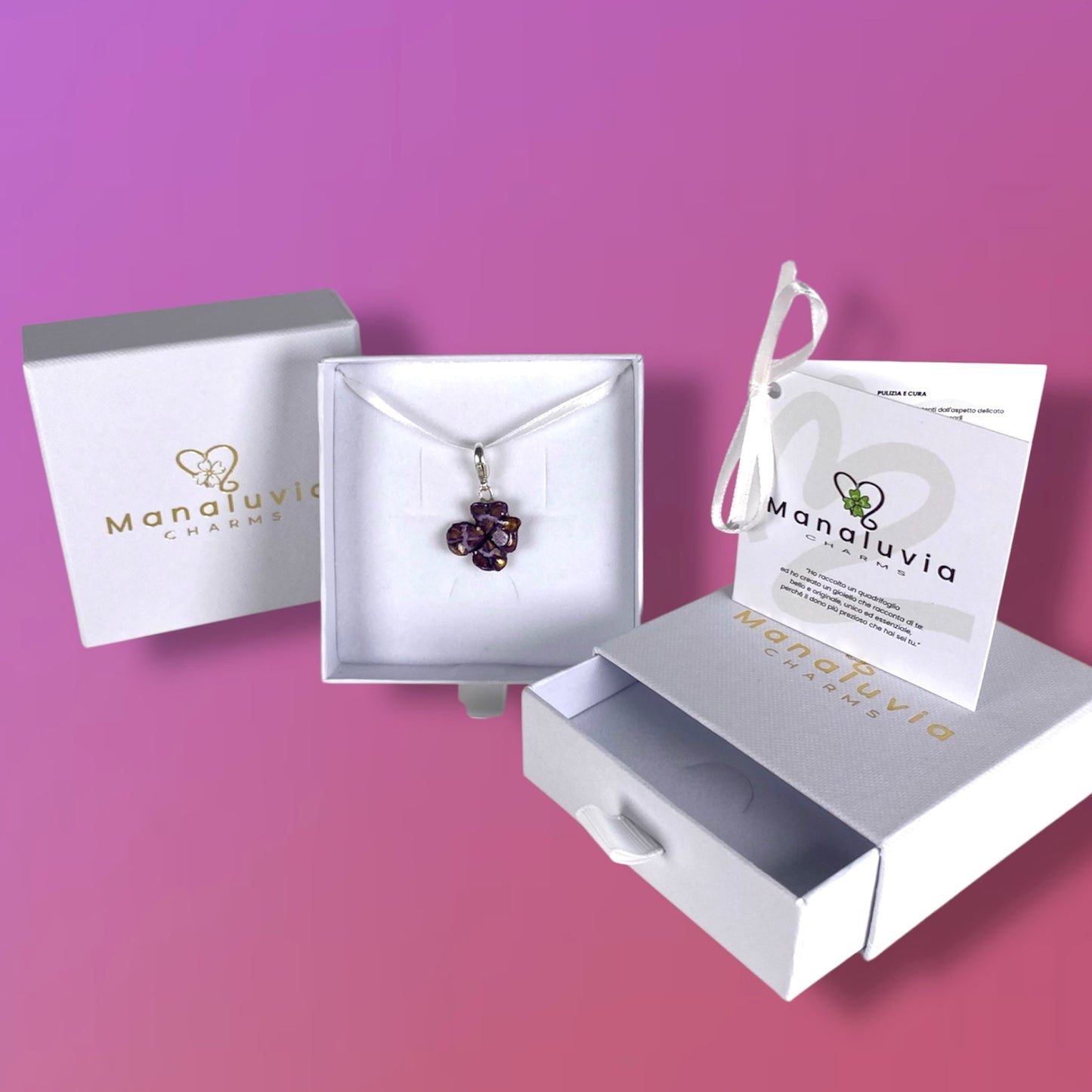 Chakra Sahasrara, ciondolo quadrifoglio dipinto viola e oro, con zircone e gancio in argento.