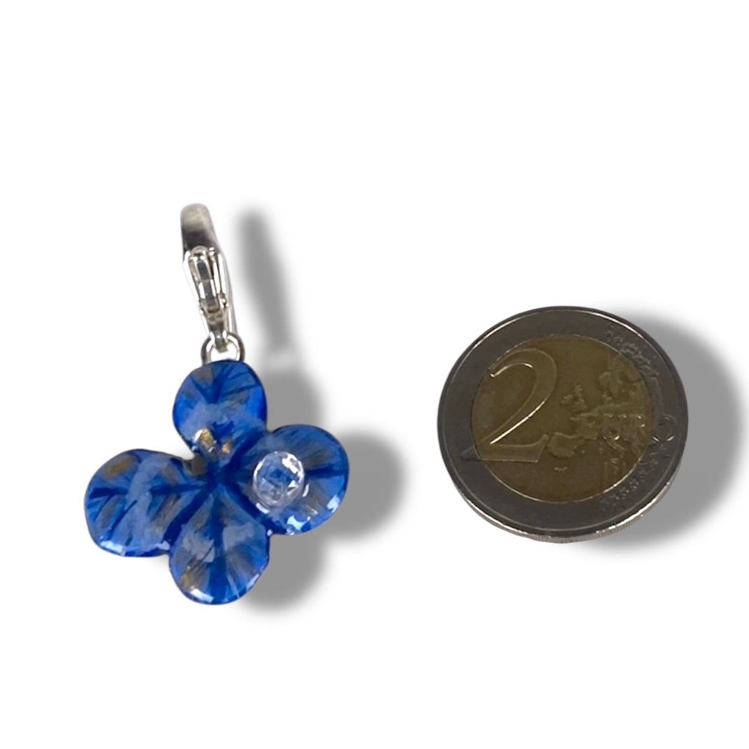 Chakra Ajana, pendente con quadrifoglio indaco/azzurro e oro, con zircone.