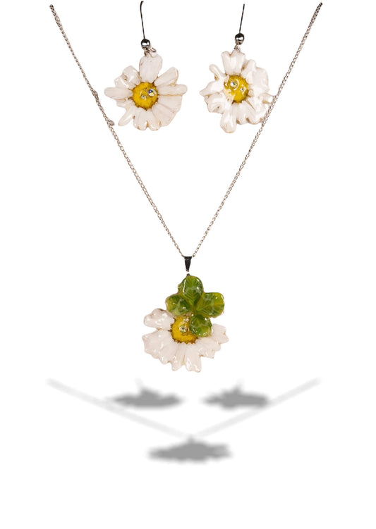 Parure orecchini e collana con margherite bianche