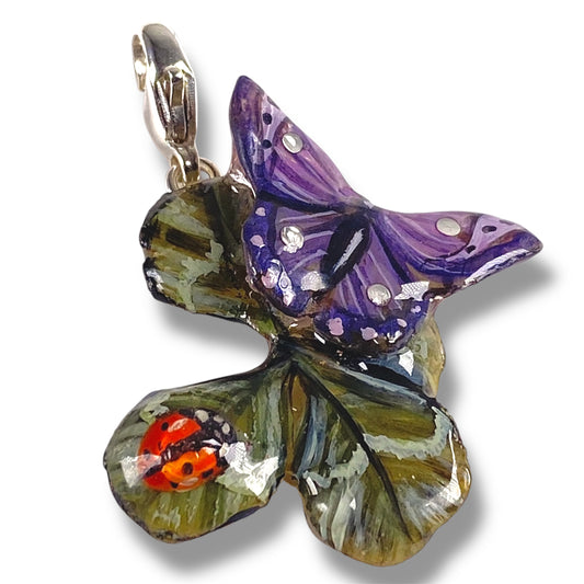 Ciondolo con quadrifoglio vero, coccinella e farfalla dipinte con gancio in argento N 02 fiori
