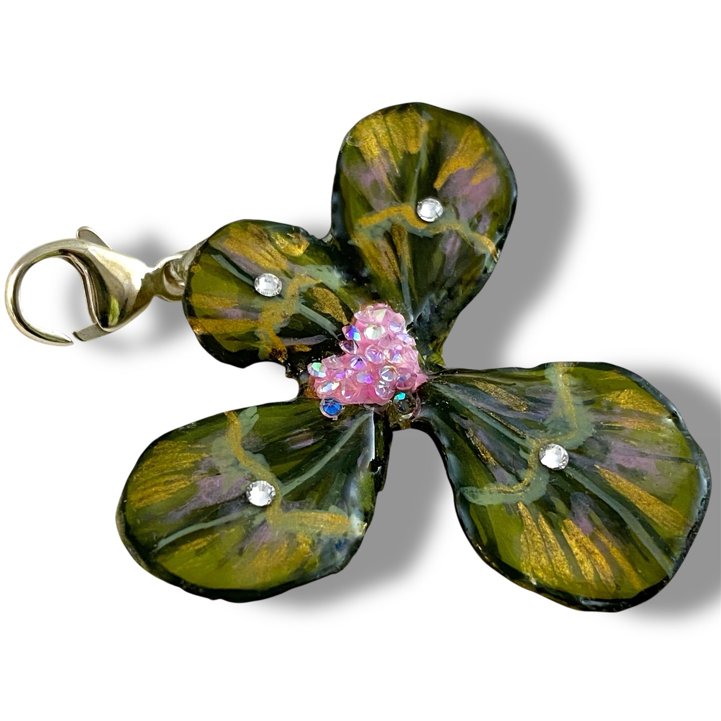 Ciondolo con quadrifoglio dipinto a mano e cuore rosa