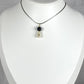 Ciondolo con Perla Swarovski e perla di ematite nera. Gancio in argento dorato 925. A2