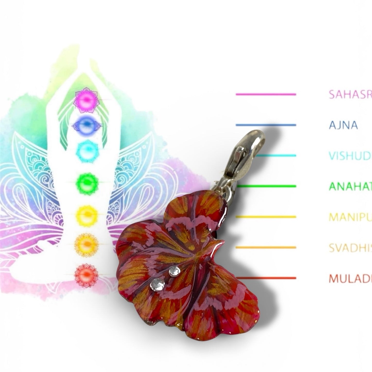 Chakra Muladhara, charm con gancio in argento, quadrifoglio dipinto rosso.