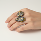 Anello in argento con quadrifoglio, dipinto di nero e oro con brillantini Swarovski