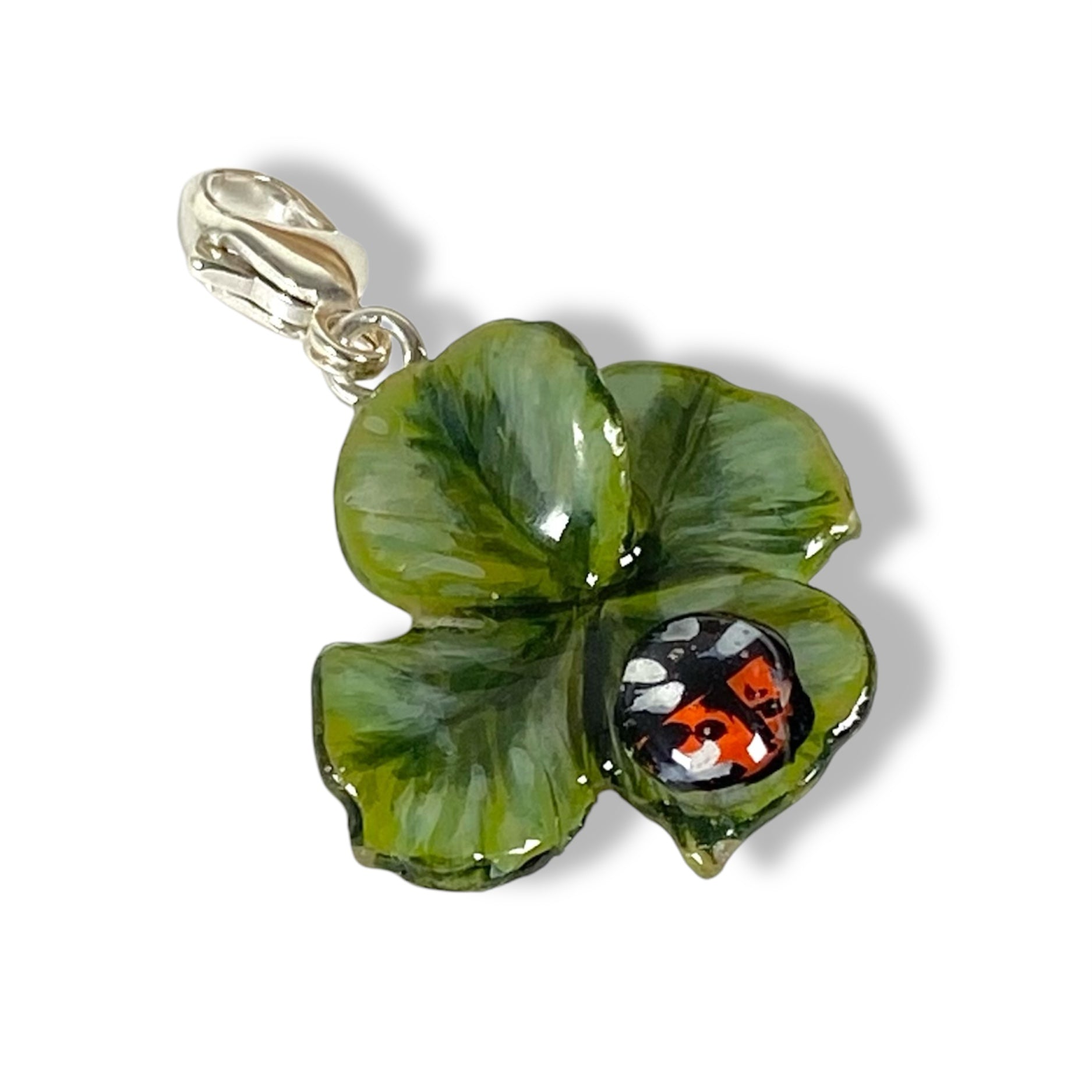 Piccolo ciondolo quadrifoglio, quadrifoglio verde, coccinella rossa