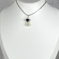 Charm con perla Swarovski e Perla di Ematite nera, filo in argento dorato 925. A3