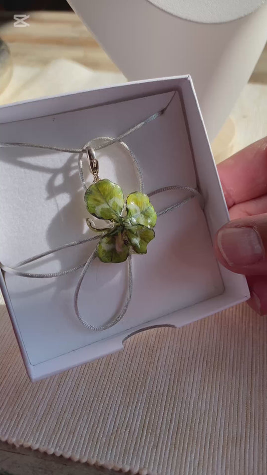 Pendente con quadrifoglio portafortuna e gancio in argento N.15