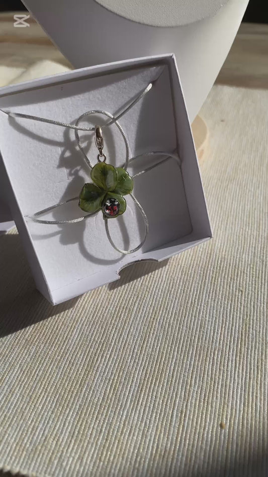 Lucky charm, ciondolo quadrifoglio. N16